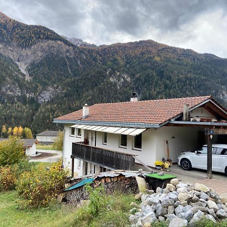 Ferienwohnung Im Herzen Graubuendens Surava ภายนอก รูปภาพ